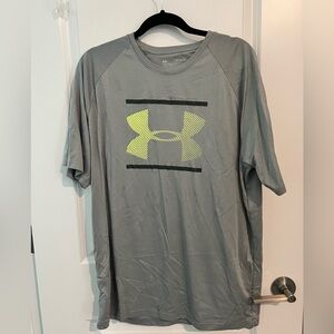 EUC Men’s Gray Under Armour Loose Fit Athletic Shirt, Size XL